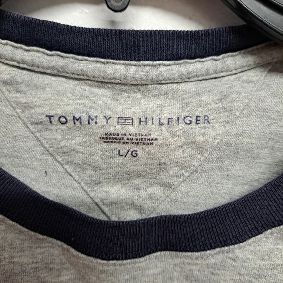 Tommy Hilfiger Men's Shirt & Sweater Bundle Size L Gray Logo Stripe Casual Lot - Picture 10 of 12